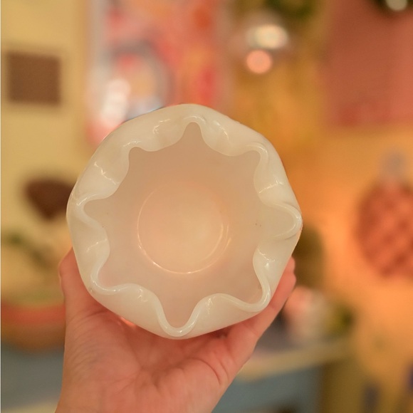 Vintage Milk Glass Rose Bowl with Scalloped Edging - Picture 3 of 5